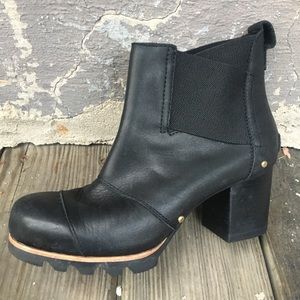 Sorel black leather ankle boots
